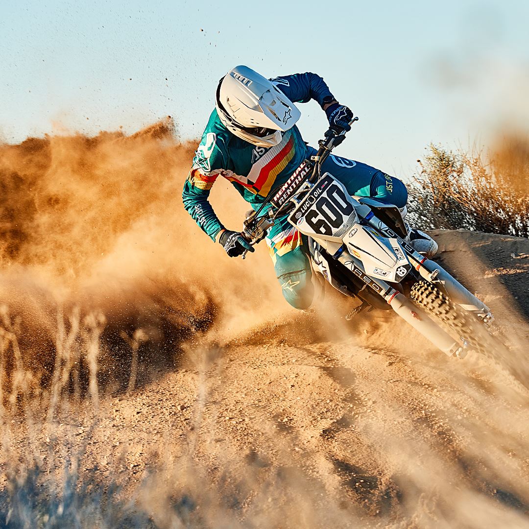 ALPINESTARS Supertech M5 Solid White MX Helmet