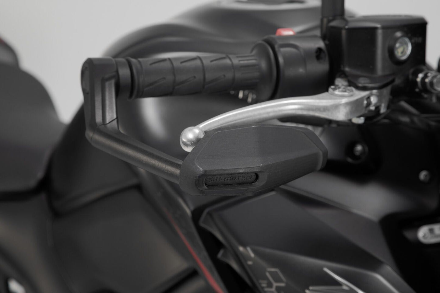SW MOTECH Lever Guards For Kawasaki Z 900 Yamaha MT-09 ABS 17-24 LVG.08.868.11001