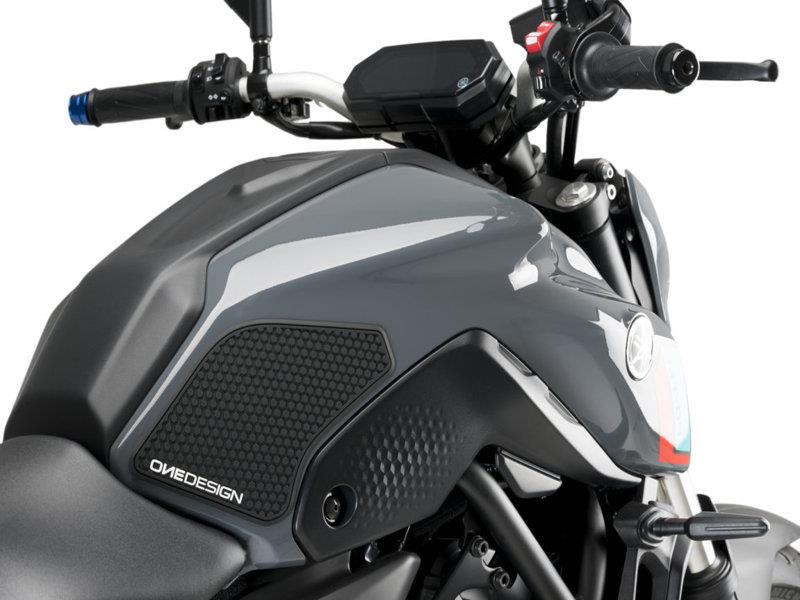 PUIG Side Tank Pad Protector Black for Yamaha MT-07 21-23 20739N