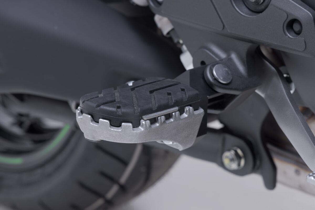 SW MOTECH Ion Footrest Kit Silver For Kawasaki KLZ 1100 2025 FRS.08.011.10400/S