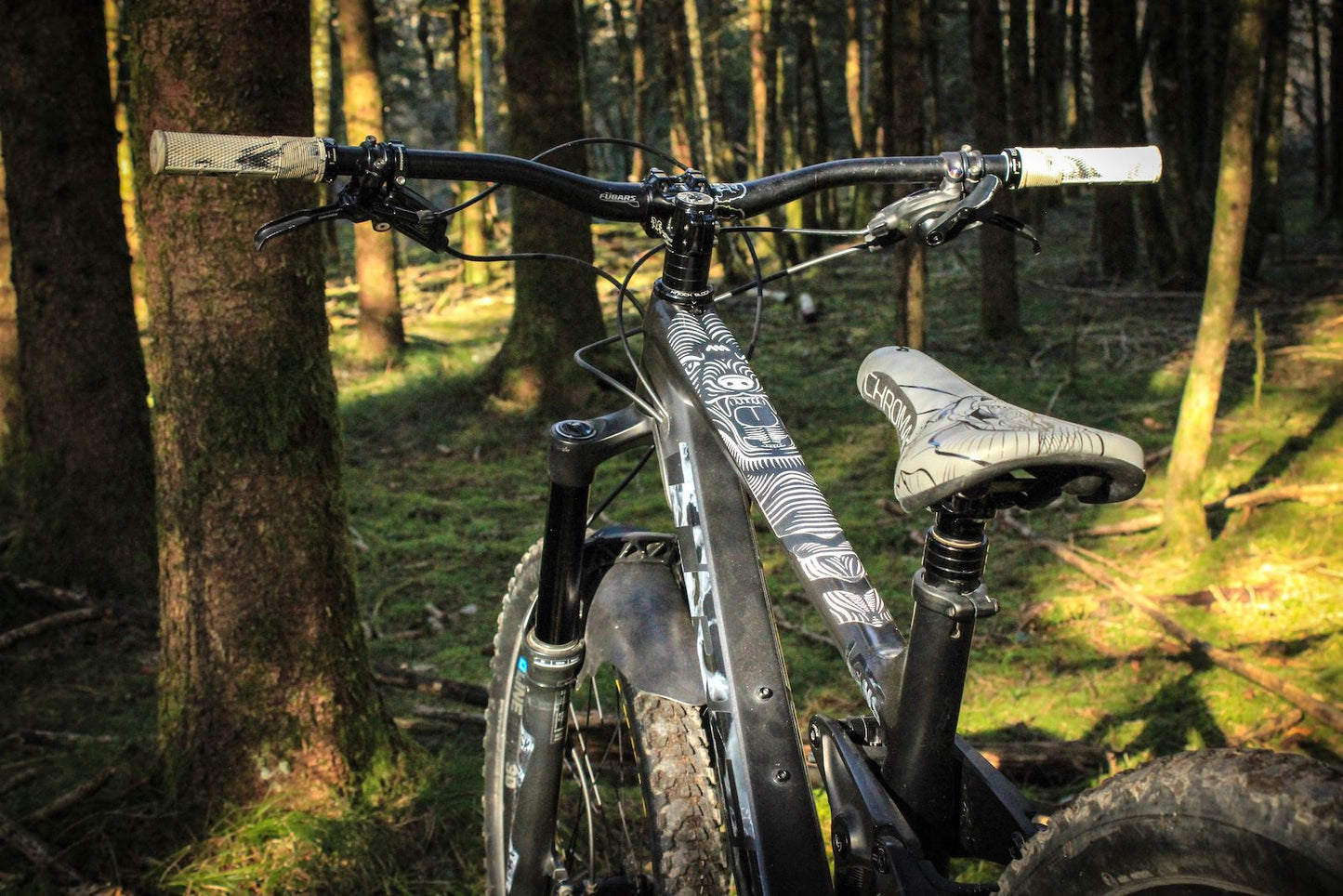 ALL MOUNTAIN STYLE Frame Guard Basic Protection WHITE/WLF AMSFG1WHWF