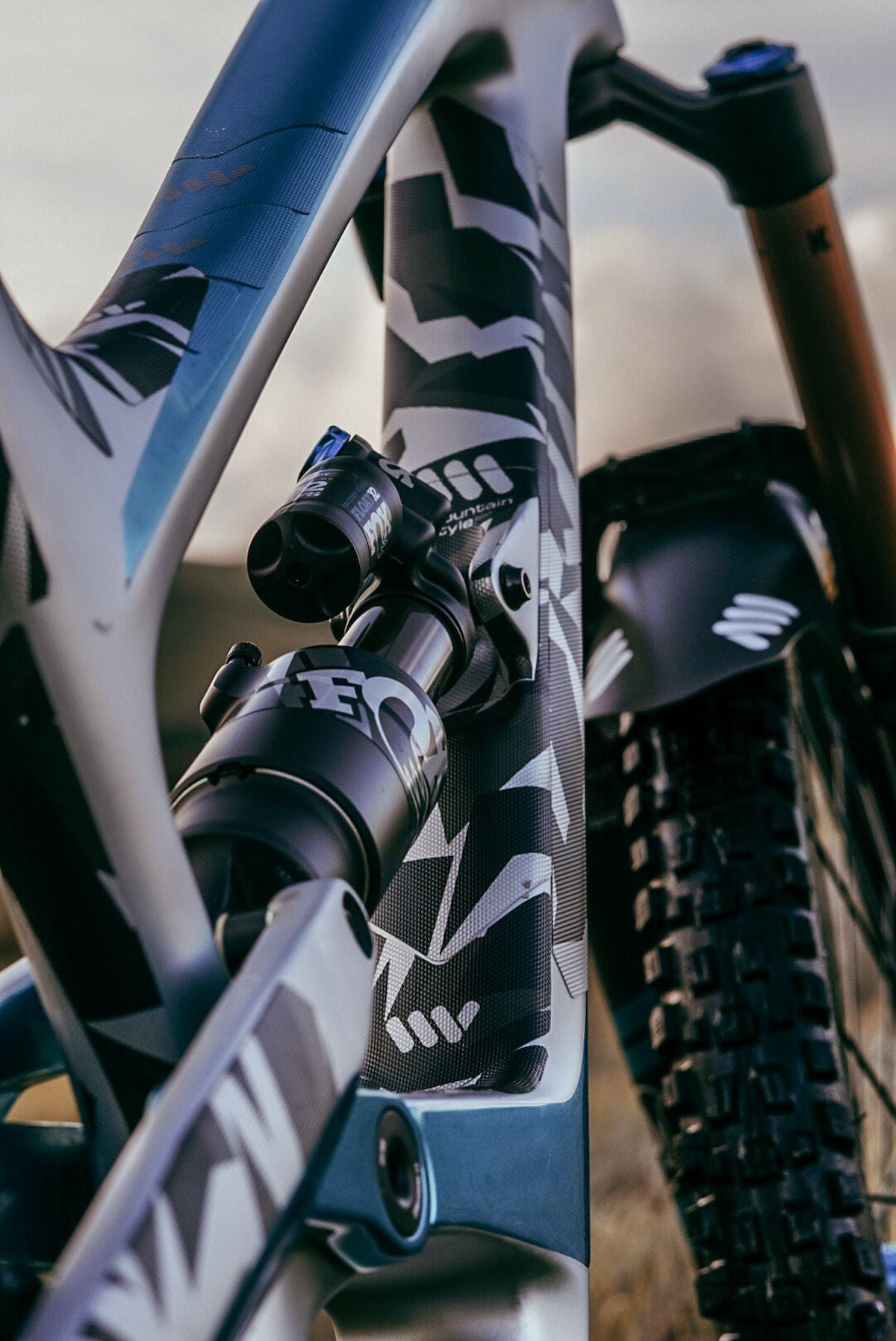 ALL MOUNTAIN STYLE Frame Guard Extra Protection DGTL/CMO AMSFG2DTCM