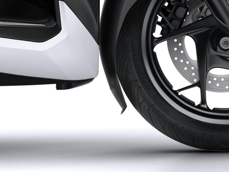 PUIG Front Fender Extender Black for Yamaha XMax 125/300/Tech Max 23-25 3664N
