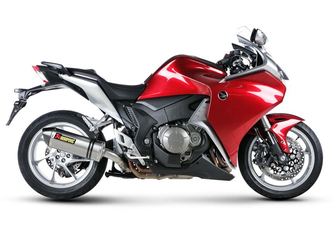AKRAPOVIC Slip-On Line Muffler STREET TI HONDA VFR 1200 F 10-15 S-H12SO1-HRT