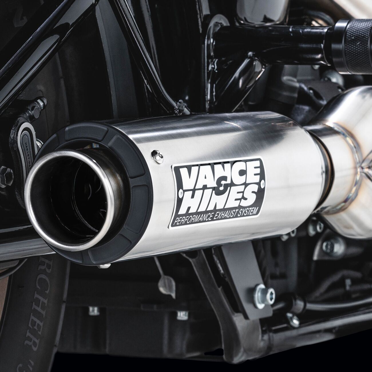 Vance & Hines 2-into-1 Supersport Exhaust System For HD FXLRS 1923 18-24 27337