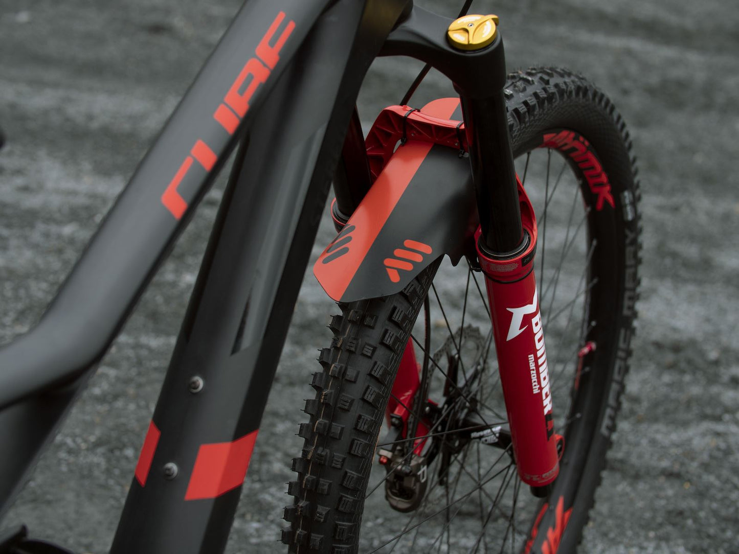 ALL MOUNTAIN STYLE Mud Guard RD/BLACK AMSMG1RDBK