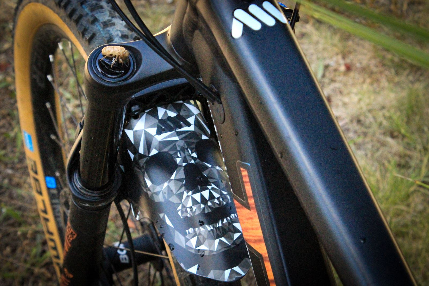 ALL MOUNTAIN STYLE Mud Guard GR/SKL AMSMG1SKBK