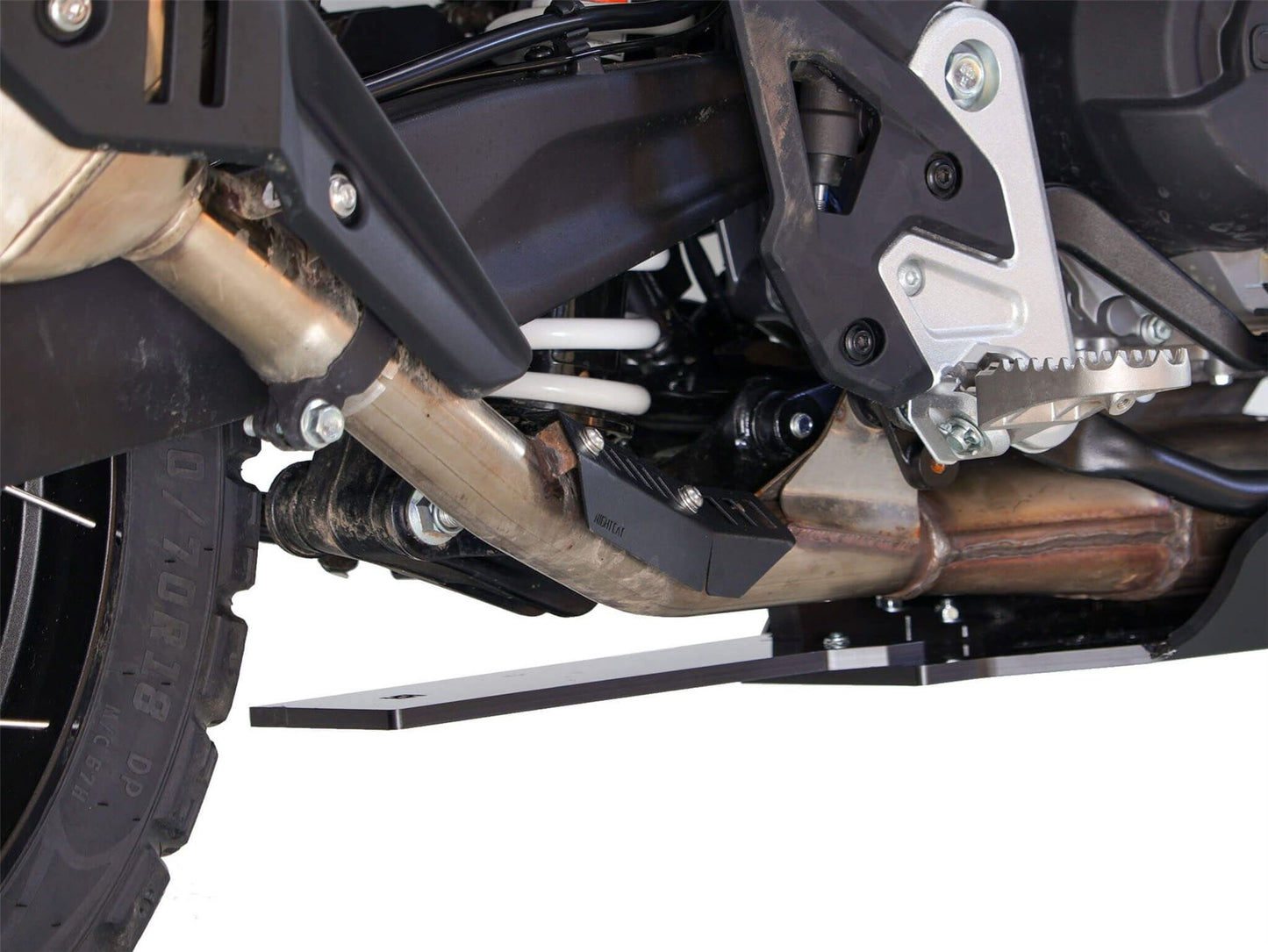 AXP Racing Linkage Guard Plate For CF MOTO MT 450 2024-2025 Black AX1774