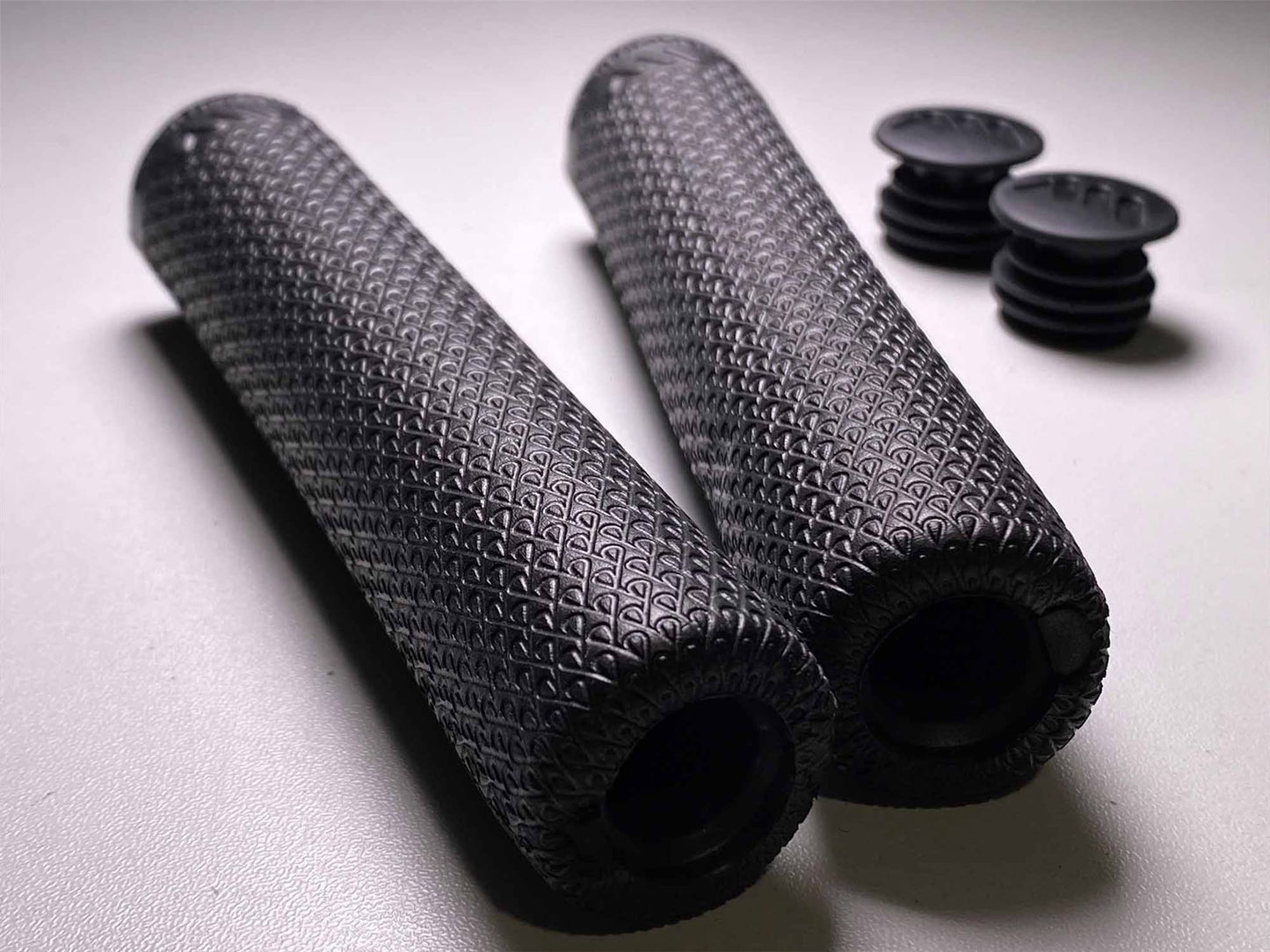 ALL MOUNTAIN STYLE Extralight Grips BLACK AMSGP330BK