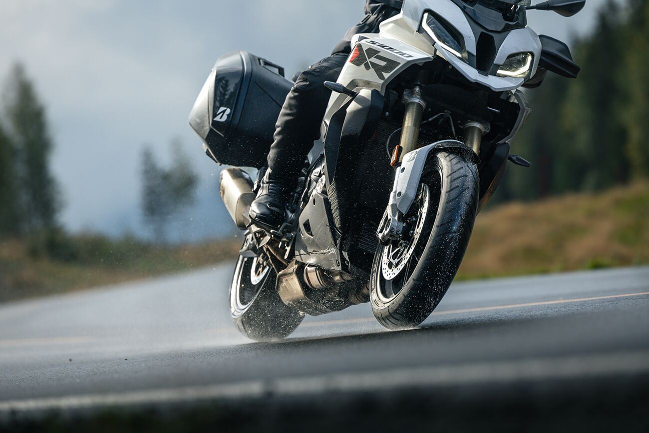 BRIDGESTONE T33 120/70ZR17 (58W) TL Motorcycle Tyre