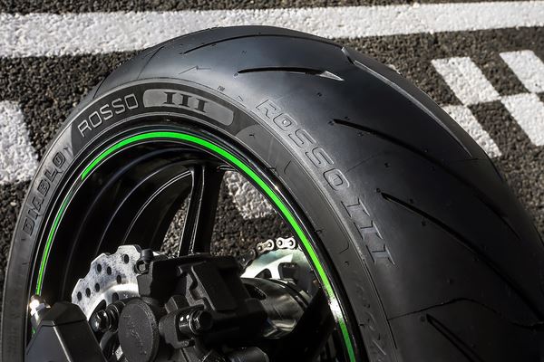 PIRELLI Diablo™ Rosso III RO3 160/60ZR17 (69W) TL Tyre