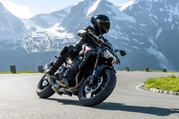 CONTINENTAL ContiRoad 120/70ZR17(58W)TL Tyre