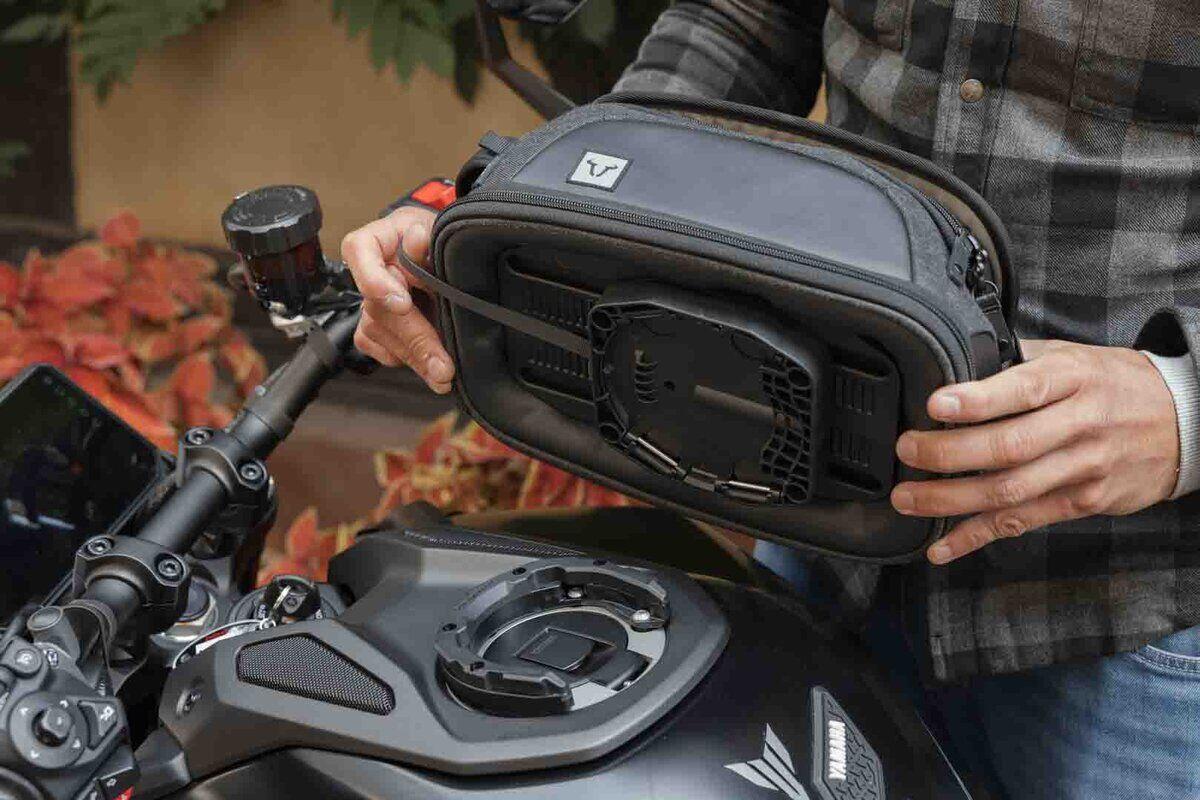SW-MOTECH Legend Gear Tank Bag LT4 BC.TRS.00.413.20000