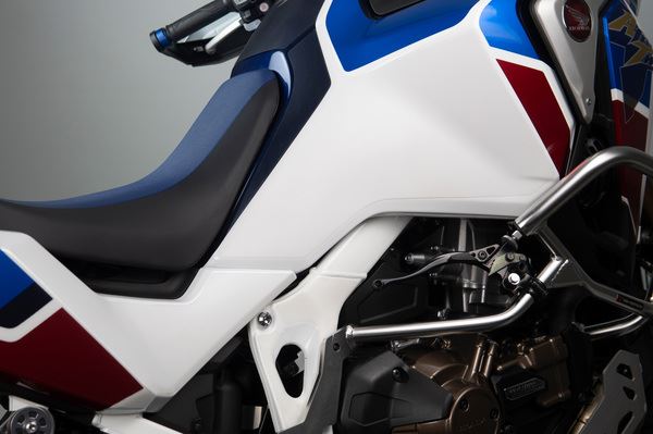 UNIRACING Scratch Saver TANK AFRICA TWIN K49826