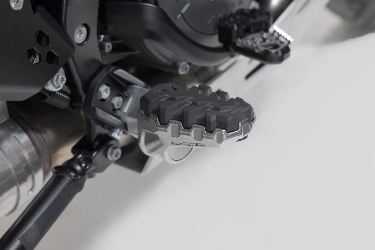 SW-Motech EVO Footrest Kit Rubber Stainless Steel Kit FRS.04.112.10201