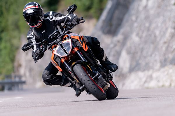 CONTINENTAL ContiSportAttack 4 4 190/50ZR17(73W)TL Tyre