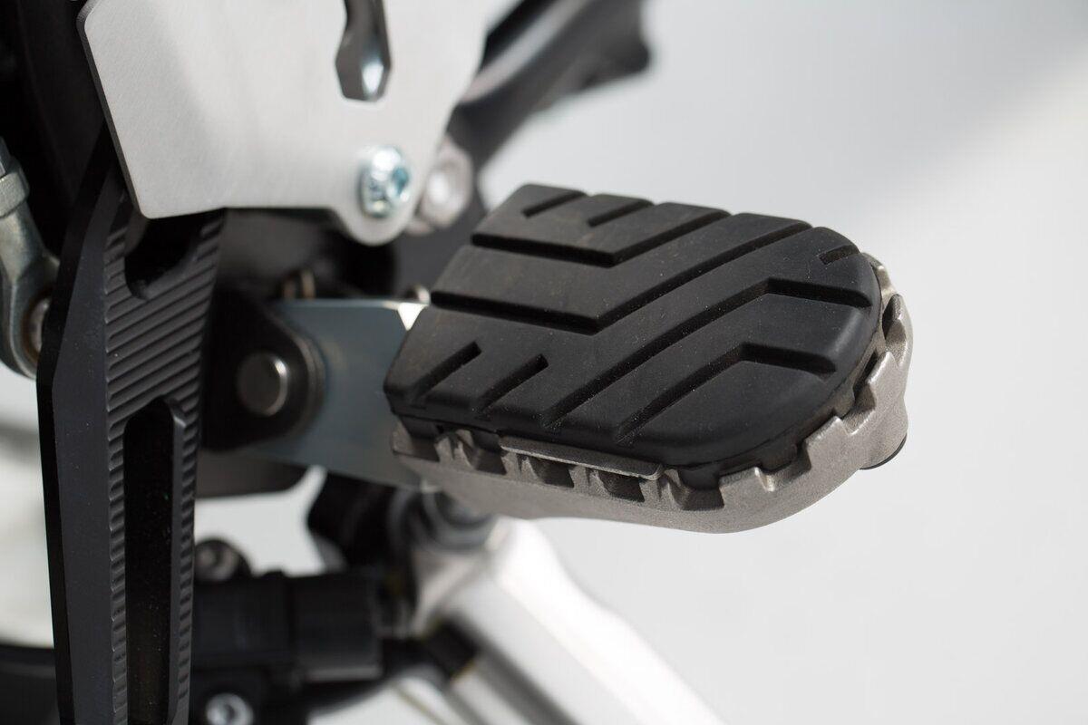 SW MOTECH Ion Footrest Kit For Triumph Scrambler 1200 X 11-25 FRS.11.011.10103/B