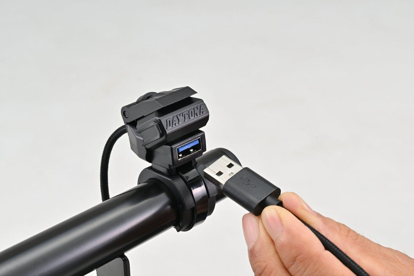 Daytona Quick Charge 5V2.4A USB Type-A Socket Kit USB Charging Port 81354