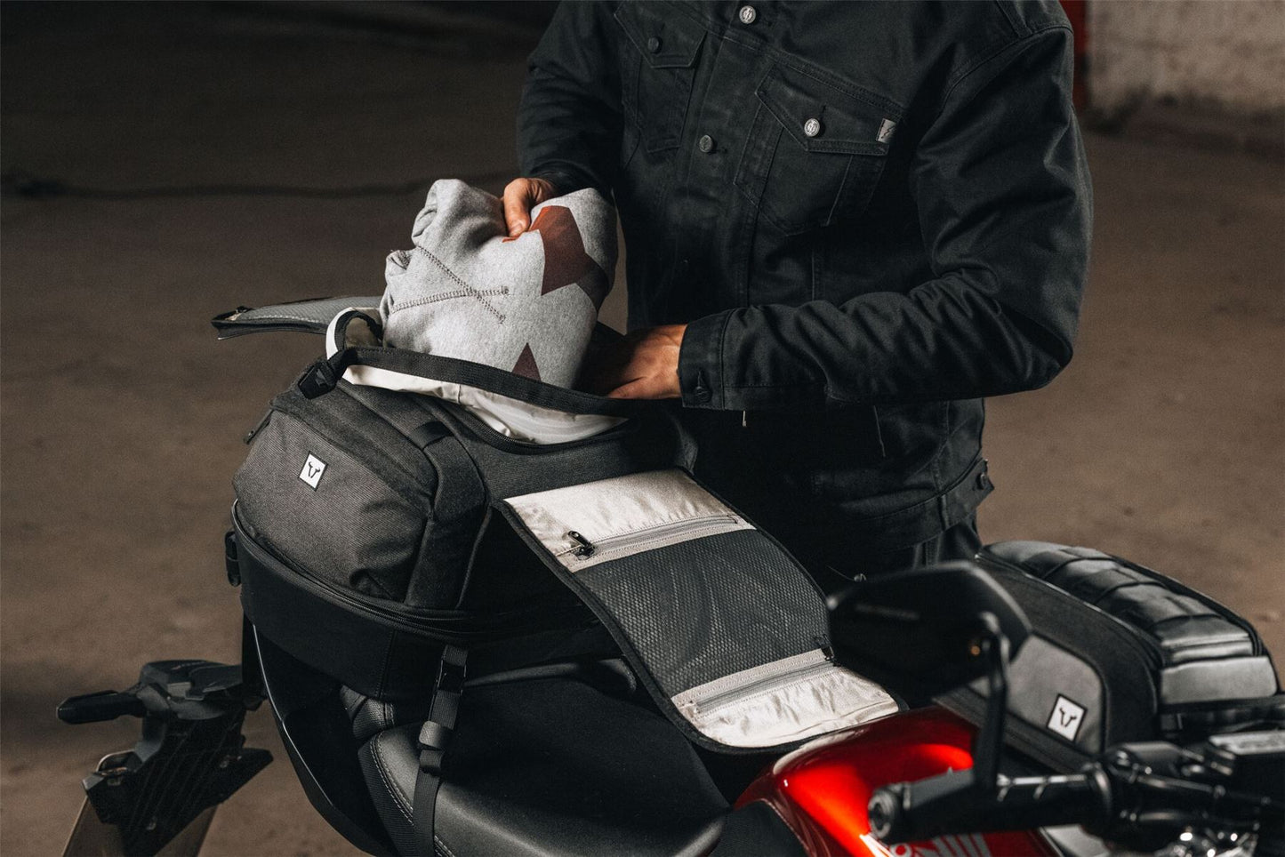SW MOTECH Tailbag Legend Lr4 Universal Bc.Hta.00.406.20000