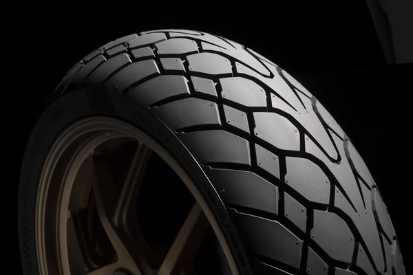 DUNLOP Mutant 120/70ZR19 60W TLM+S Tyre