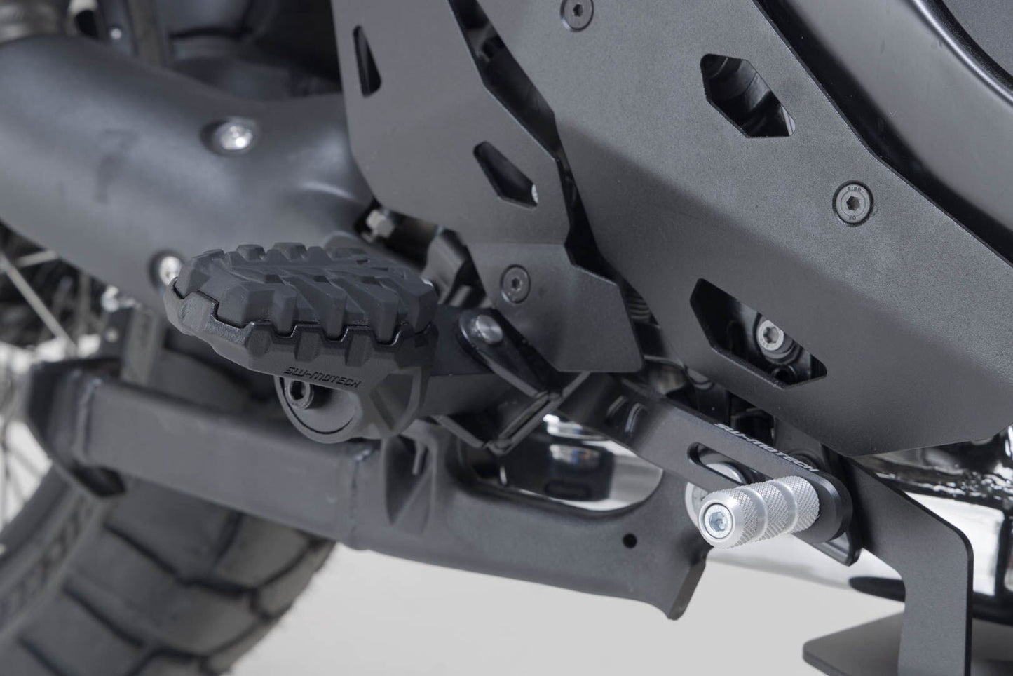 SW MOTECH Evo Footrest Kit For Suzuki V-Strom 800 DE 04-24 Frs.05.112.10002/B