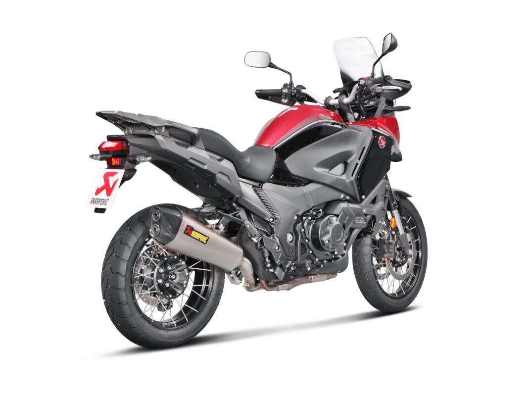 AKRAPOVIC Slip-On Line Muffler STREET TI/CF HONDA VFR 1200 X 16-20 S-H12SO4-HZAAT
