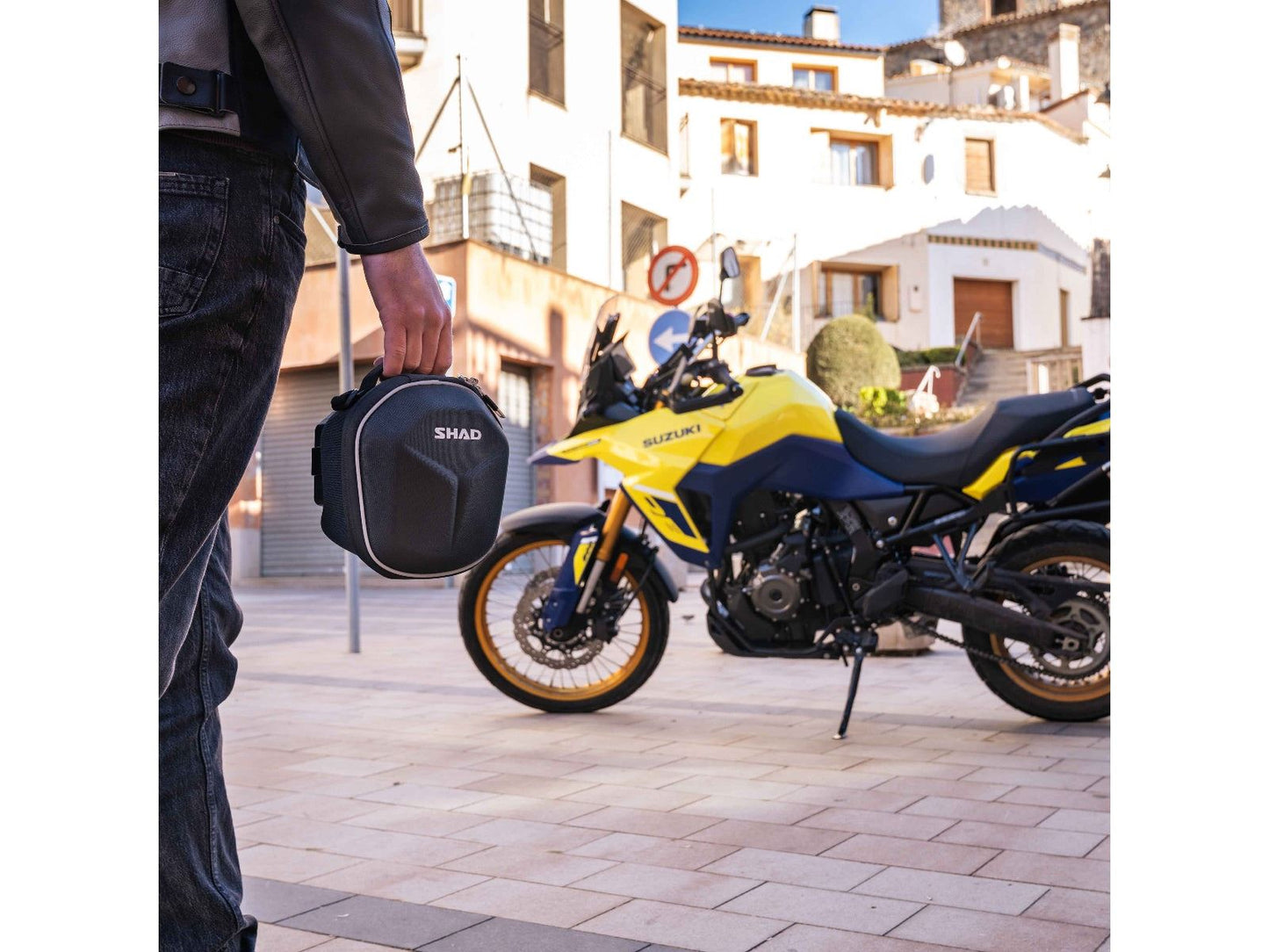 SHAD CLICK SYSTEM TANK BAG E02C X0SE02C