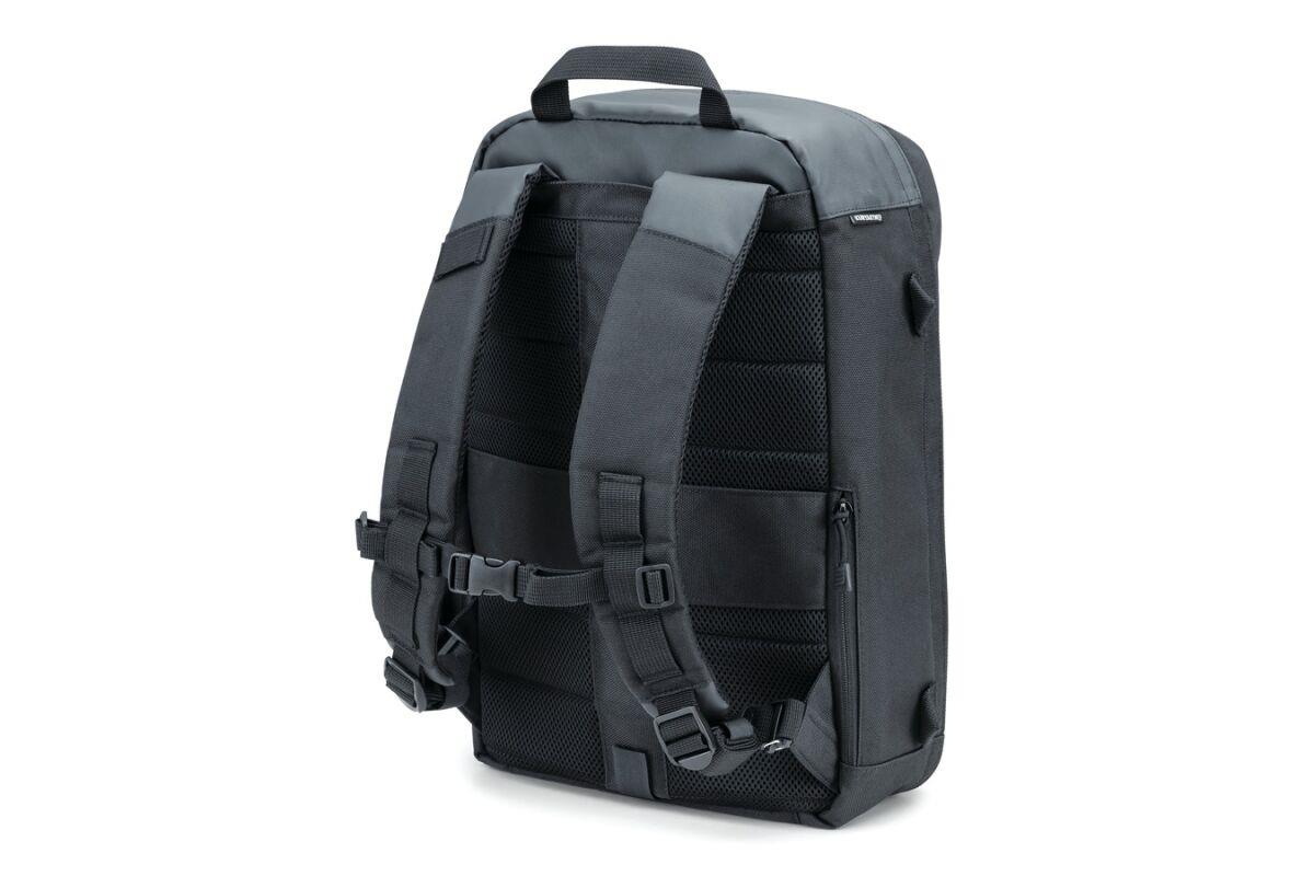 Kuryakyn Momentum Runaway Backpack Black Textile 20.5L Capacity KUR5257