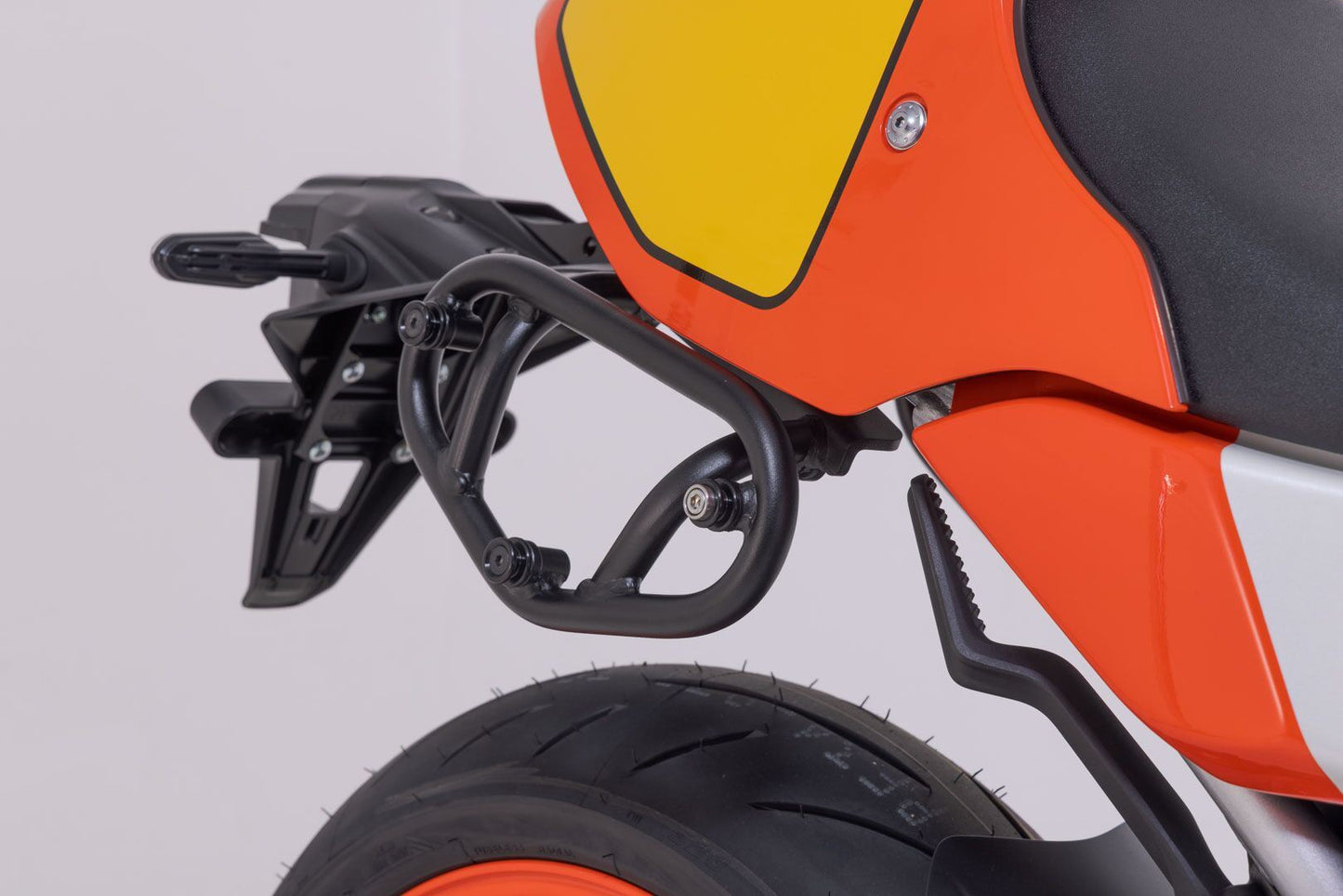 SW MOTECH SLC Side Carrier For Yamaha XSR 1900 ABS 21-25 HTA.06.932.10001