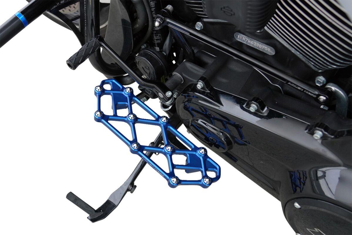 Arlen Ness Diamond Floorboards Blue Anodized Aluminium Driver Pair 410-055
