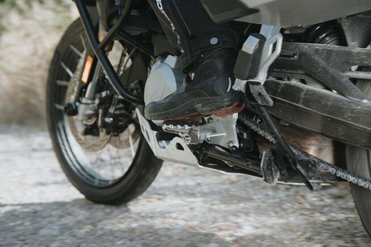 SW MOTECH EVO Footrest Kit Adjustable Rubber Black/Silver FRS.07.112.11001