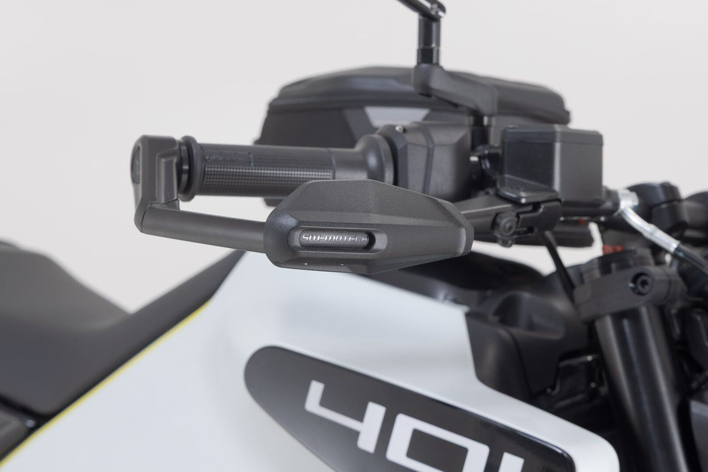 SW MOTECH Lever Guards With Wind Protection For Husqvarna Svartpilen 401 ABS 23-24 LVG.03.014.11000/B