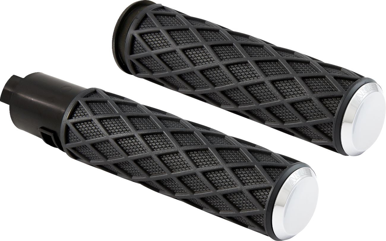 Arlen Ness Diamond Grips Chrome For Harley Davidson FLHXSE 1977 23-24 500-059