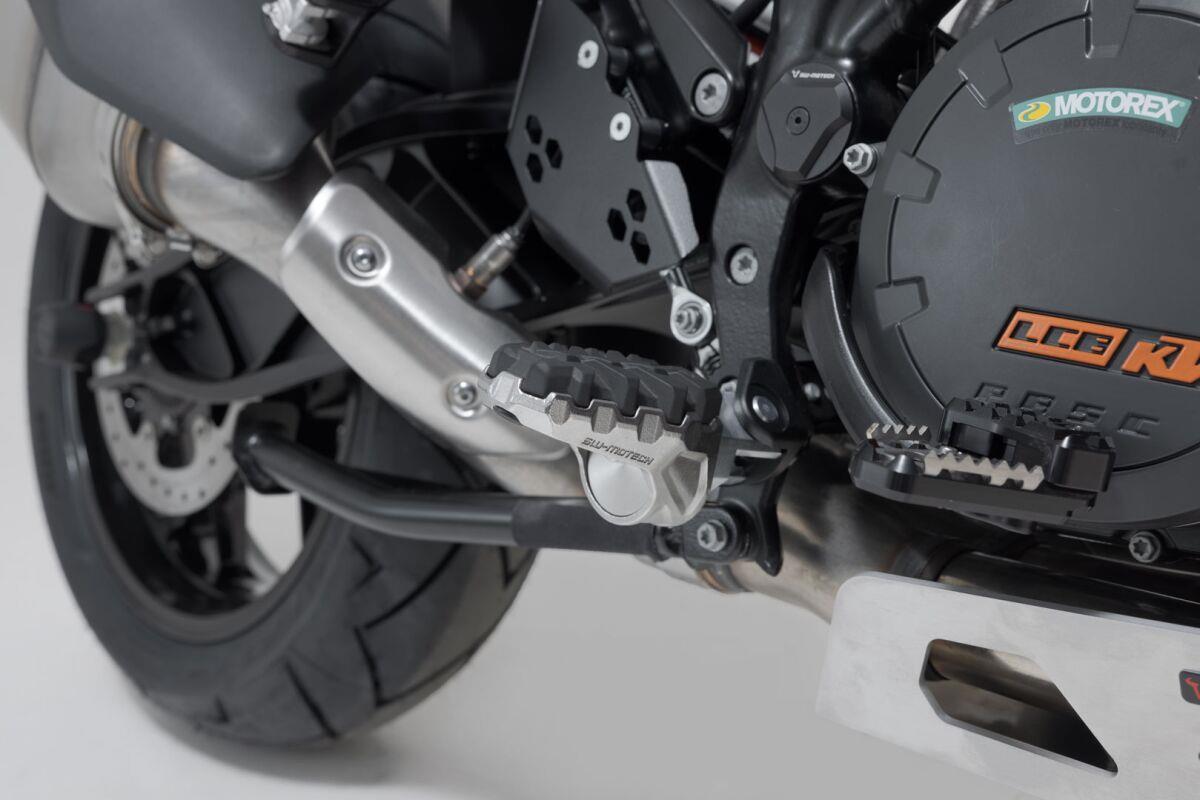 SW-Motech EVO Footrest Kit Rubber Stainless Steel Kit FRS.04.112.10201