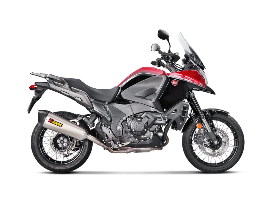 AKRAPOVIC Slip-On Line Muffler STREET TI/CF HONDA VFR 1200 X 16-20 S-H12SO4-HZAAT