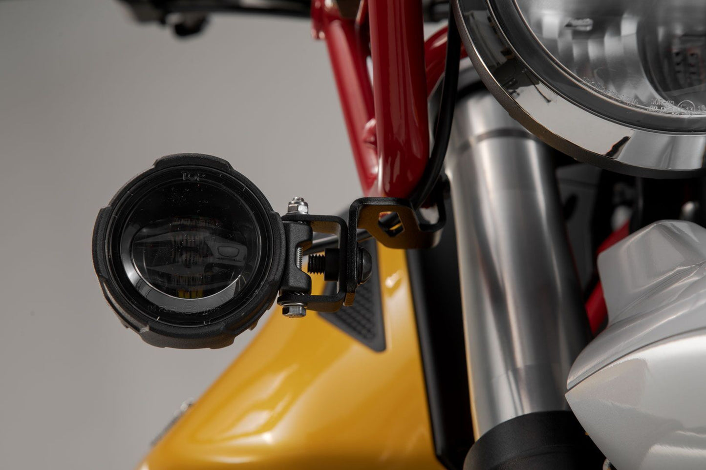 SW MOTECH Evo Fog Light Kit For Moto Guzzi V85 850 19-23 Nsw.17.925.51000/B