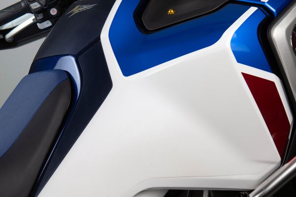 UNIRACING Scratch Saver TANK AFRICA TWIN K49826