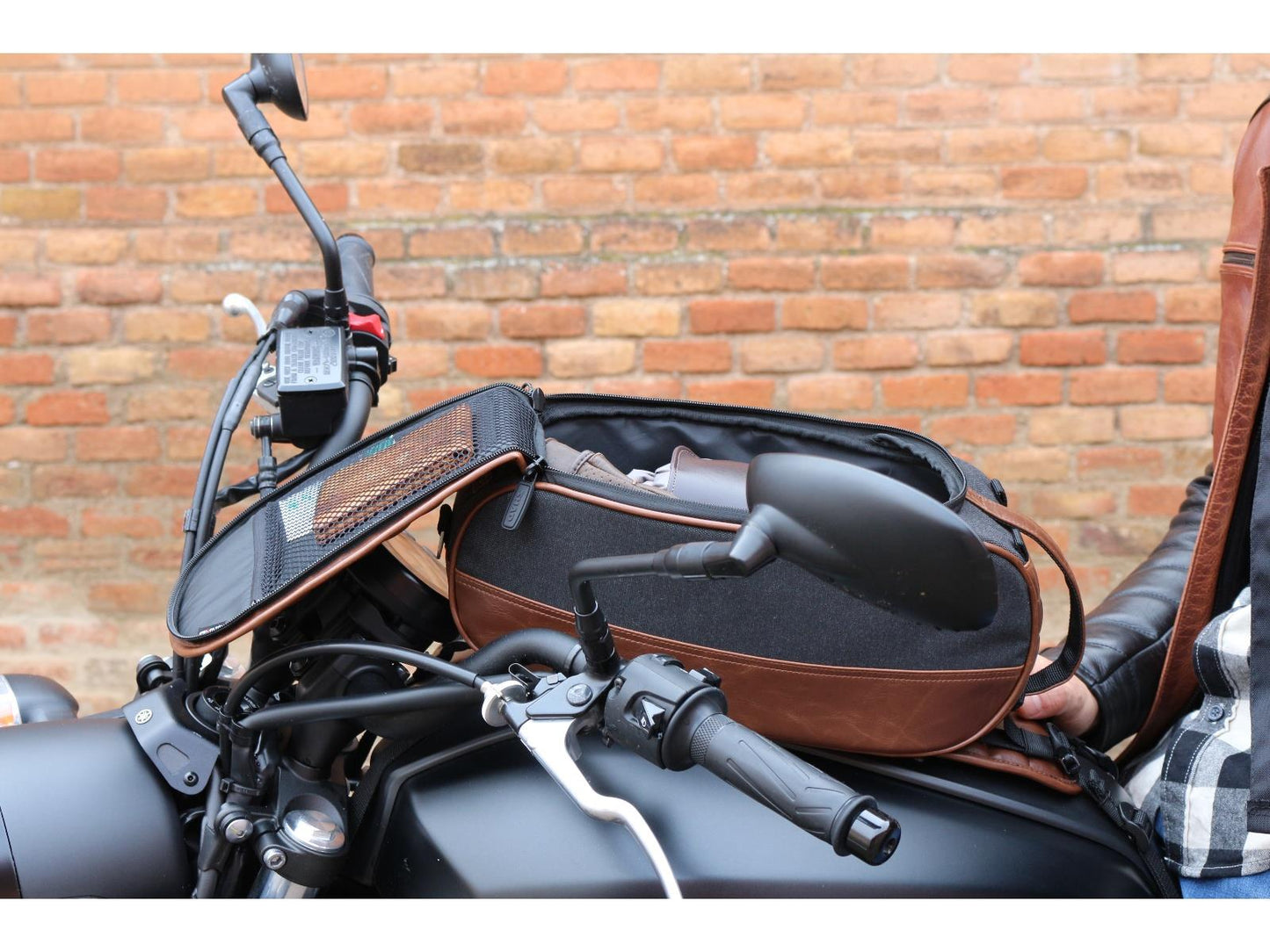 SHAD SR18 Cafe Racer Style Tank Bag X0SR18