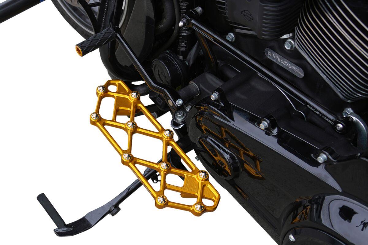 Arlen Ness Diamond Floorboards Gold For Harley Davidson FLHRXS 1868 1983-2024 410-056