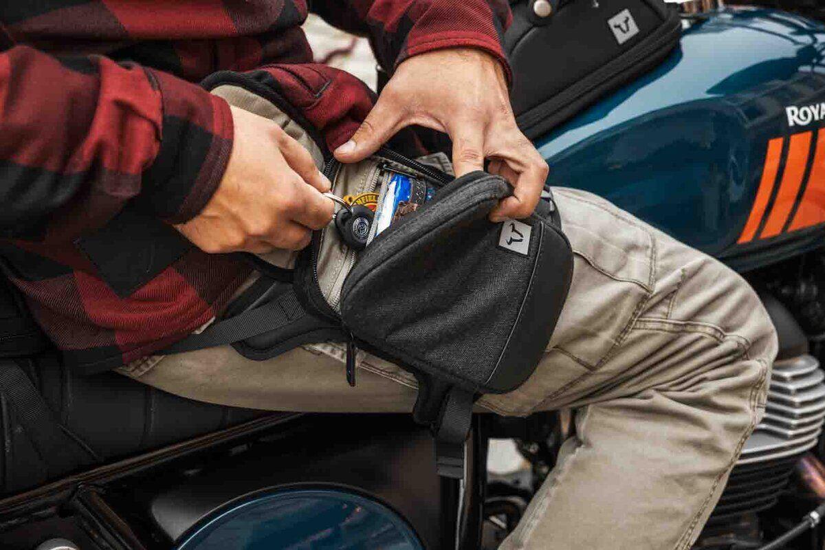 SW-Motech Legend Gear Leg Bag LA13 Black BC.RID.00.401.20000