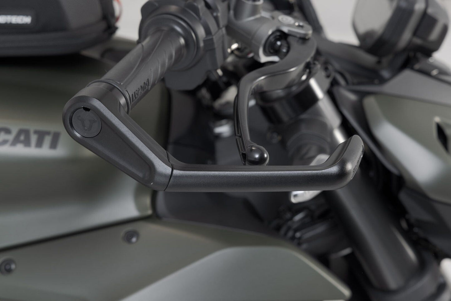 SW MOTECH Lever Guards For Ducati Streetfighter V2 955 22-24 Lvg.22.999.10001/B