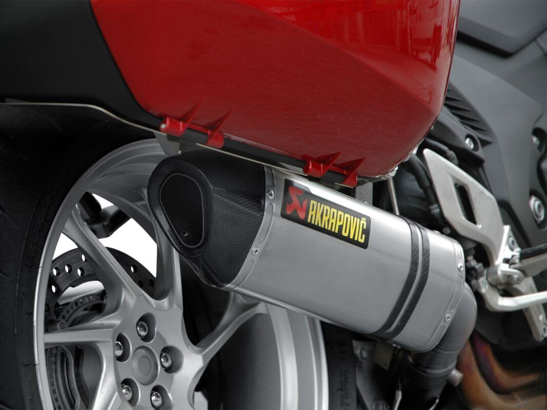 AKRAPOVIC Slip-On Line Muffler STREET TI HONDA VFR 1200 F 10-15 S-H12SO1-HRT