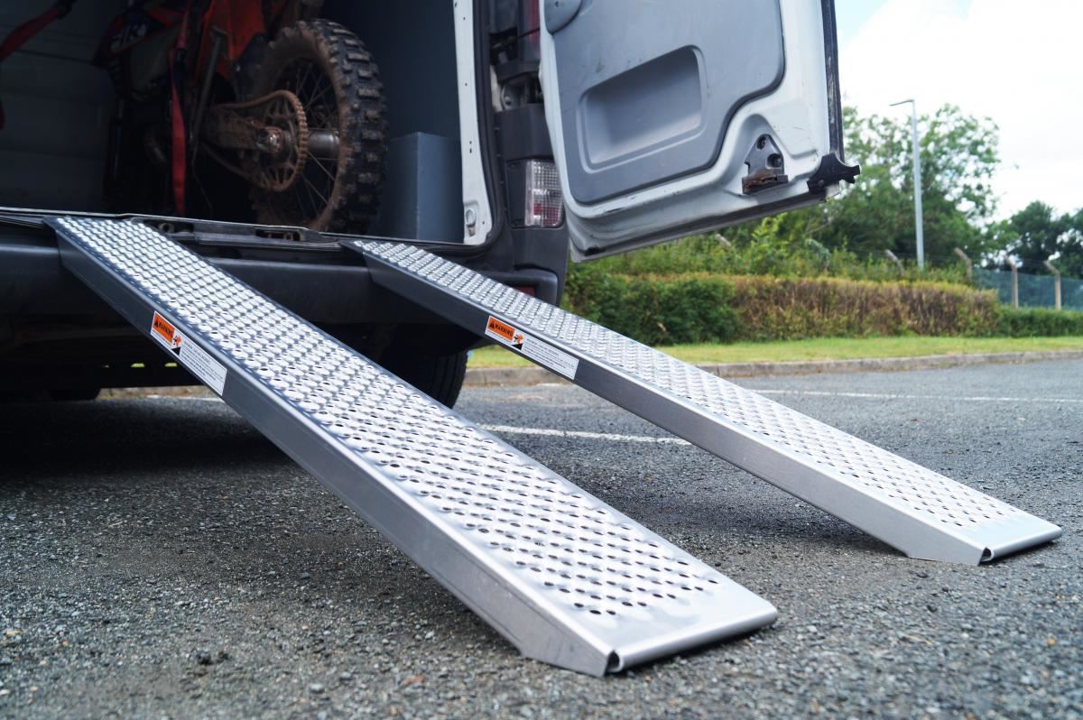 ALUMINIUM LOADING RAMPS PAIR 1500mm X 200mm 400 KG COMBINED CAPACITY MOTORCYCLE ATV UTV