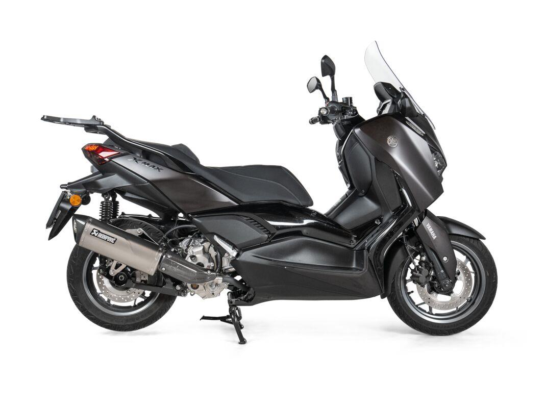 AKRAPOVIC Slip-On Line Muffler STREET SS/CF YAMAHA LMW/XMAX 300 25-26 S-Y3SO8-HRSS