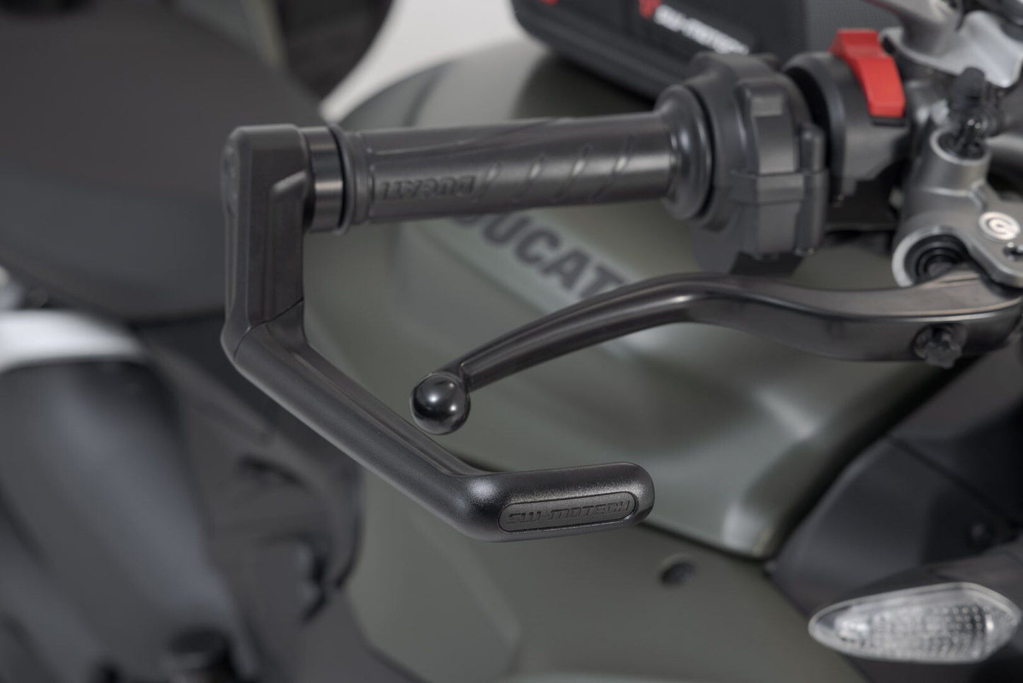 SW MOTECH Lever Guards For Ducati Streetfighter V2 955 22-24 Lvg.22.999.10001/B