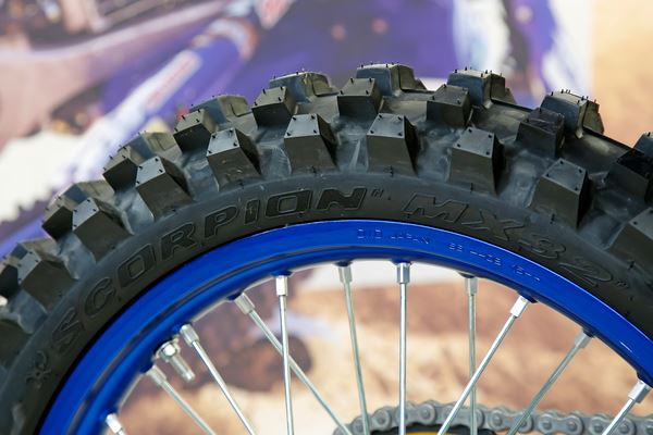 PIRELLI Scorpion™ MX32 Mid Soft MISO 32 F 80/100-21 TT NHS Tyre